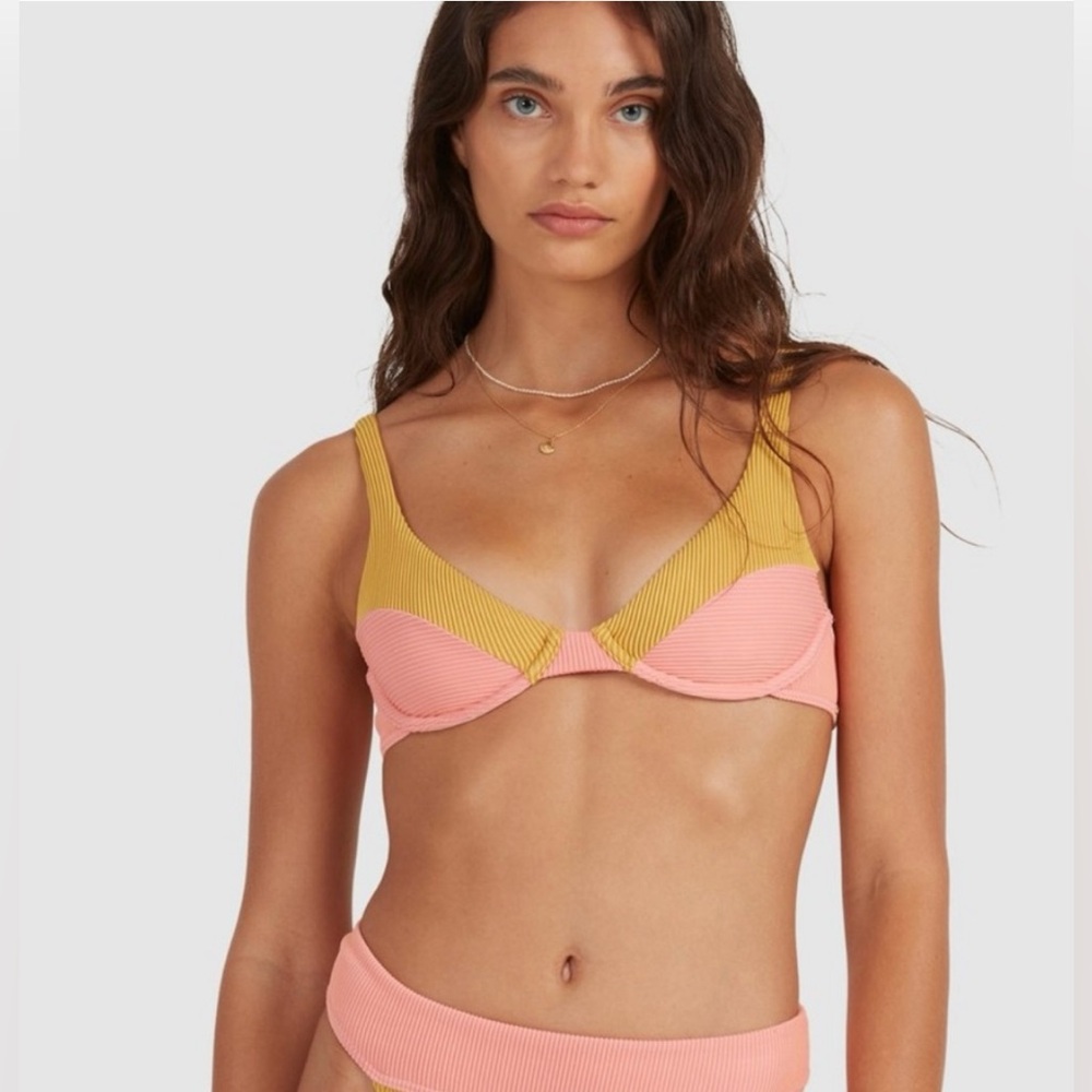 NWT Billabong Women's Hi Life Panelled Bra Bikini Top size Smalll